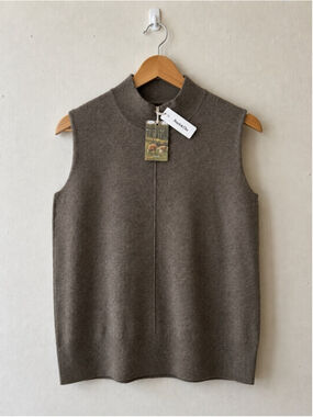 Arach & Cloz NWT Wool Mock Neck Sweater Vest Taupe Brown Size Medium